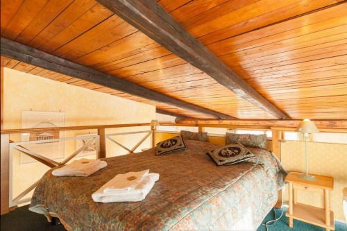 Gorgeous penthouse Spanish Steps image 16